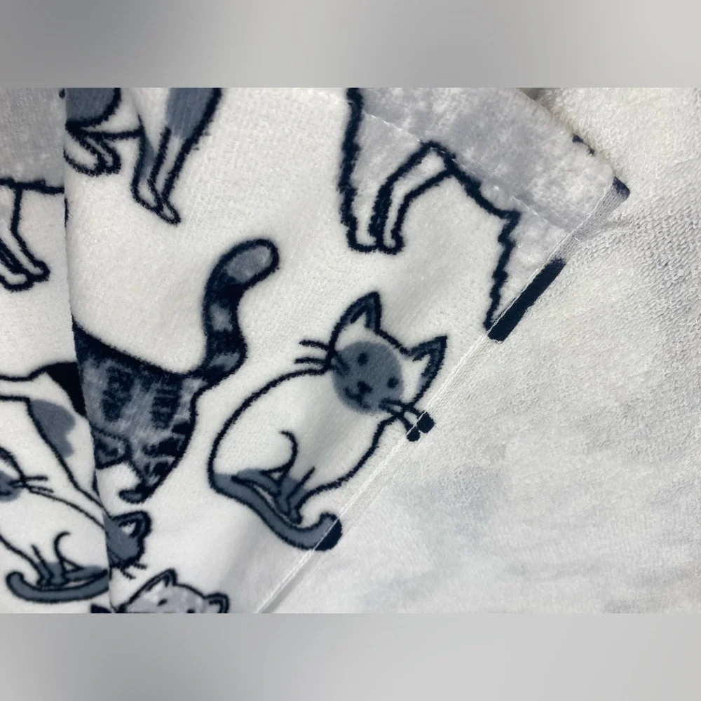 DC Designs ❤️ Ultra soft Cat pattern (2) Bath Towels set Black & White NWT